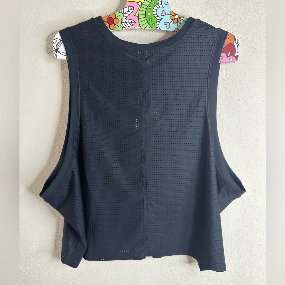 Fabletics Perforated Mesh Boxy black Tank size 2X - Picture 2 of 5